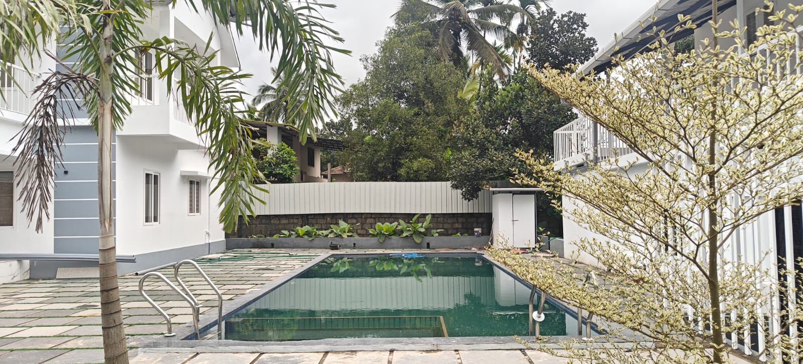 COSVALIA Resort private pool and courtyard